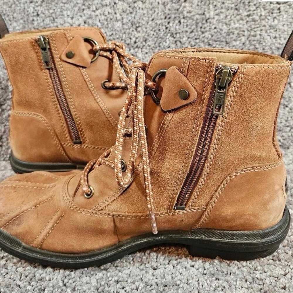 UGG Hapsburg Duck Boots Women’s 7.5 Brown Leather/Suede Lace up w/Side Zip